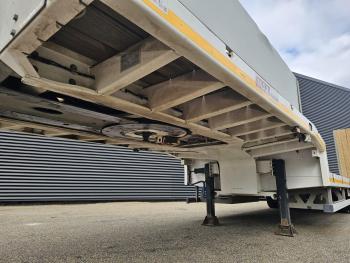 MAX 110 / 3 X STEERING AXLE / HYDRAULIC RAMP